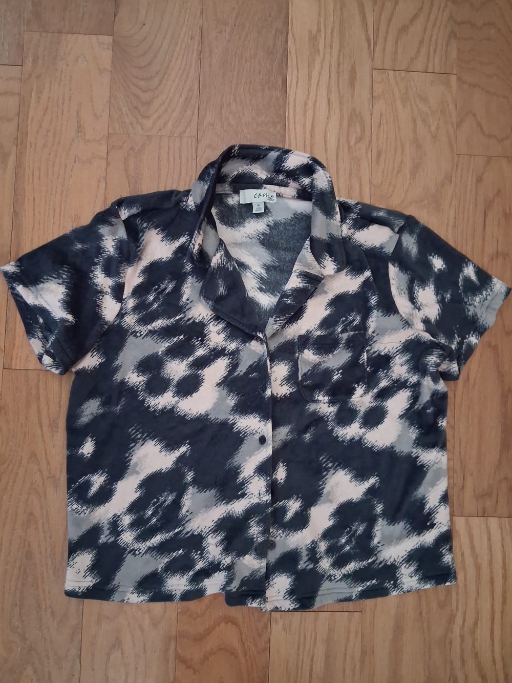 Collared Short-Sleeve Abstract Print Button-Up Top Como Sleep- Black & Cream